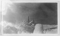 45. "Veslekari-ekspedisjonen", 1928. "Veslekari" i isen - no-nb digifoto 20160121 00057 bldsa veslekari n11 a.jpg