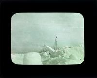 47. "Veslekari-ekspedisjonen", 1928. "Veslekari" i skruis - no-nb digifoto 20160121 00009 bldsa veslekari p11.jpg
