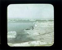 58. "Veslekari-ekspedisjonen", 1928. Mann fanger sel på isen - no-nb digifoto 20160121 00019 bldsa veslekari p33.jpg