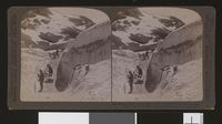 86. (28) - 628 - Digging a road through the deep July snow-drifts upon Dyreskard Pass (3715 ft.), Norway stereofotografi - no-nb digifoto 20160629 00230 bldsa stereo 0177.jpg