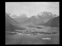 10. Åndalsnes - no-nb digifoto 20150107 00257 NB MIT FNR 20603 A.jpg