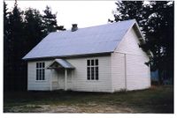 Åsland gamle skulehus var bygd 1863, vart rive 1926 og nytta til anna bruk. Ny skulehustomt like ved. Åsland noverande skulehus er bygd 1926. Nedlagd som skule 1950 og er i 2011 grendehus.