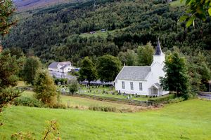 Øverdalen kyrkje Fredheim.JPG