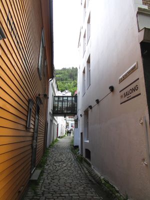 Øvre Korskirkesmauet Bergen 2015.jpg