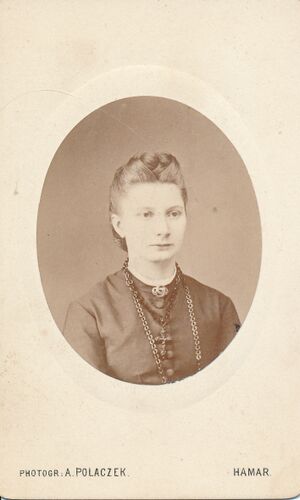 036 Ukjent dame - Foto A. Polaczek, Hamar.jpg