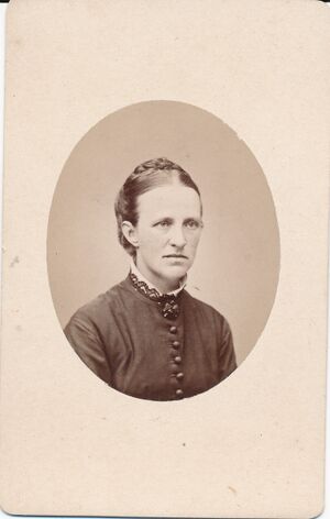 037 Ukjent dame - Foto A. Polaczek, Hamar.jpg