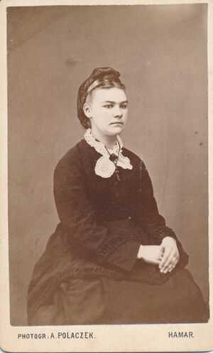 038 Ukjent dame - Foto A. Polaczek, Hamar.jpg