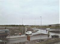 8. juli 2004: De første bilene ruller inn i tunnelen.