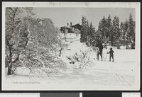 Nedenfor Skjennungshytten. Foto: Nasjonalbiblioteket (1917–1923).