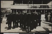 285. 101 Kongens Ankomst til Aalesund - no-nb digifoto 20160217 00022 bldsa PK14288.jpg