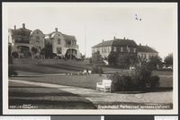 369. 1053. Fredrikstad, Parken ved jernbanestationen - no-nb digifoto 20151030 00100 bldsa PK06582.jpg