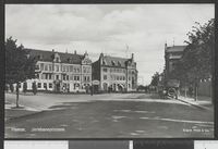 405. 107 Hamar Jernbaneplassen - no-nb digifoto 20150629 00225 bldsa PK25574.jpg