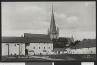 439. 108 Trondhjem. Domkirken og Erkebispegården - no-nb digifoto 20150629 00144 bldsa PK19480.jpg