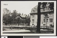 Postkort med motiv fra Armauer Hansens gate.