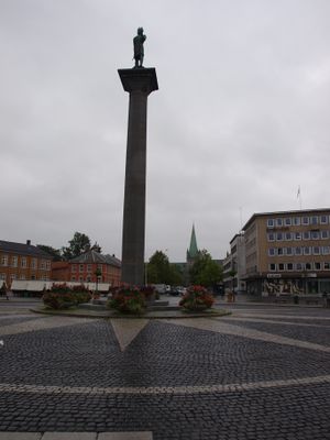 12094 Torget - Olav Trygveson i Trondheim.jpg
