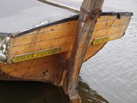 Tendring/bygdabåt «Sara Kjerstine» av Hitra ved kai ved Trondheim S. i 2009. Foto: Olve Utne (2009).