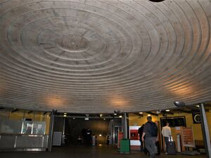 13515 Nationaltheatret stasjon.jpg