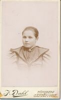 Sannsynligvis konfirmasjonsbilde fra 1894. Fotograf J.Dahl