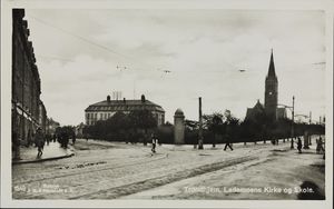1549 Trondhjem, Lademoens Kirke og Skole - no-nb digifoto 20150623 00036 bldsa PK16580.jpg