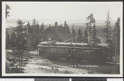 Lia/Voksenlia stasjon. Fotograf ukjent/Nasjonalbibliotekets bildesamling