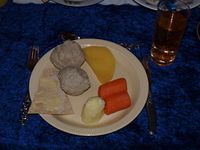 Sildball med tilbehør. Foto: Olve Utne (2009).