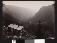 Krokan turisthytte mellom 1880 og 1890. Foto: Axel Lindahl.