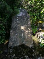 Grensestein nr. 6 står også nedenfor Kafe Utsikten. Foto: Stig Rune Pedersen