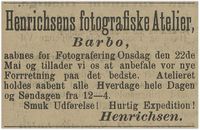 1895: I mai åpner Henrichsen fotografisk atelier i Barbu.