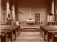 Interiør i Lisleherad kirke fra før 1902. Foto: Christian Christensen Thomhav/Riksantikvaren