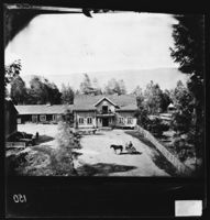 27. 194. Parti av Ringeriksveien. Homledal Skydsstation - NB bldsa OTO0150 A.jpg