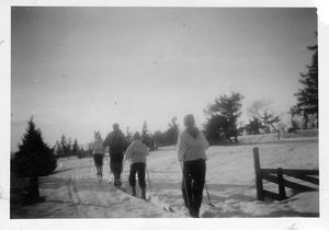 1950g-Astrid-Kjell-Turid-Reidunn.jpg