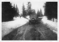 1955. Hoppekakken på vei til fjells.