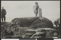 205. 1 Veidirektør Krags Statue ved Voksenkollen - no-nb digifoto 20151210 00265 bldsa PK08709.jpg