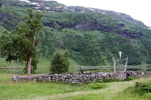 2005 07 Aurlandsdalen Østerbø-Gravsted.JPG