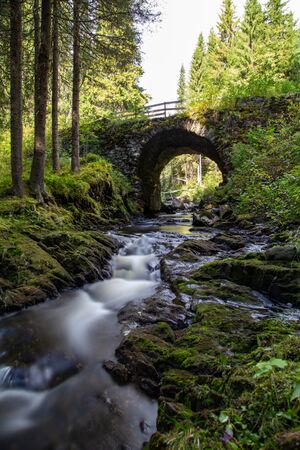 Snartumsbrua i Snartumselva, Snertingdal