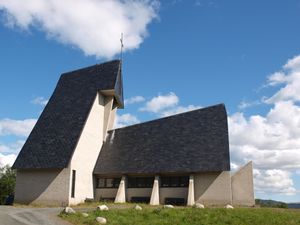 20427 Eysteinskirkja paa Hjerkinn.jpg