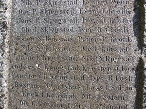 21340 minnestein Hoelonda 1914.jpg