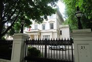 Nr. 21 Kensington Palace Gardens i London var kaserne og messe for den norske krigsskolen i eksil 1942-43, i dag Libanons ambassade. Foto: Stig Rune Pedersen