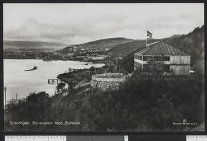 21 Trondhjem. Nynesveien med Bellevue - no-nb digifoto 20150622 00167 bldsa PK18701.jpg