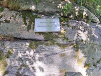 22.juli 2011 lokale minnesmerker Mandal Plakett Fotograf Eva Rogneflåten 14.07.2023.jpg