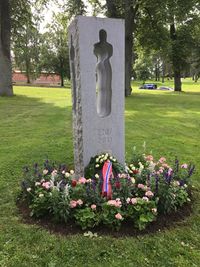 22.juli 2011 lokale minnesmerker Sarpsborg Fotograf Solveig Uthus Sævarang 23.07.2019.jpg