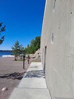 Nasjonalt minnested på Utøyakaia, nesten ferdig til offsiell åpning 18.06.2022. Foto: Eva Rogneflåten, 2022