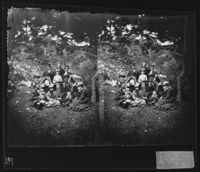 Kulturlandskapet ved klosteret, familiene Prytz og Olsen på tur. Foto: Ole Tobias Olsen