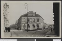155. 2383. Fredrikshald. Storgaten - Svenskegaten - no-nb digifoto 20151202 00263 bldsa PK13448.jpg