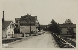 Veggreklame i Elverum. Foto: Thorleif Wardenær/Nasjonalbiblioteket (1920–1927).