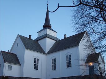 2961 Aure kirkje.jpg