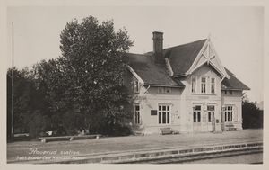 3035 Roverud station - no-nb digifoto 20150804 00042 bldsa PK28507.jpg