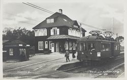 Administrasjonsbygning for A/S Holmenkolbanen på Vinderen stasjon (1912). Revet 1971. Foto: Nasjonalbiblioteket