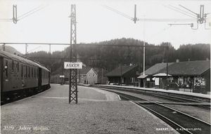 3319 Asker stasjon - no-nb digifoto 20150817 00029 bldsa PK21940.jpg