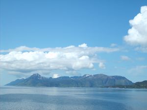 3745 Otterøya sett frå ferja Molde-Vestnes.jpg